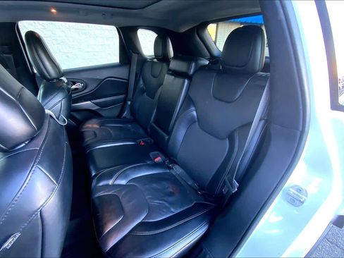 Used 2022 Jeep Cherokee Limited w/ Mopar Interior Package image 20