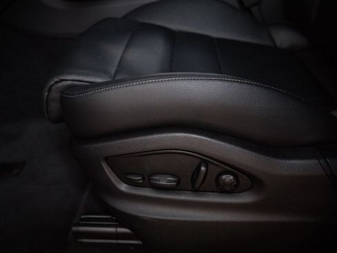Certified 2026 Porsche Cayenne AWD/4WD image 14