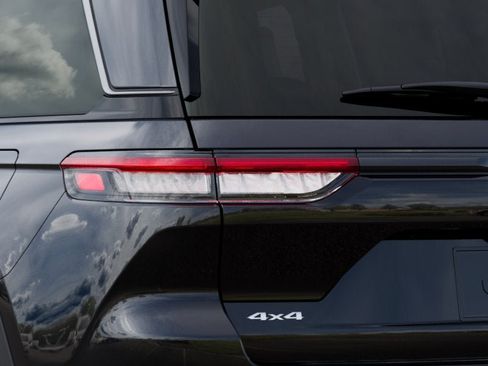 New 2026 Jeep Grand Cherokee Limited w/ Limited Altitude Package AWD/4WD image 35