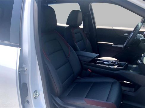 Used 2026 Chevrolet Equinox RS w/ Safety and Technology Package FWD image 9
