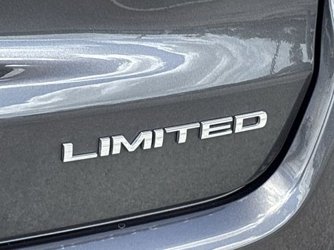 Used 2023 Jeep Compass Limited AWD/4WD image 9