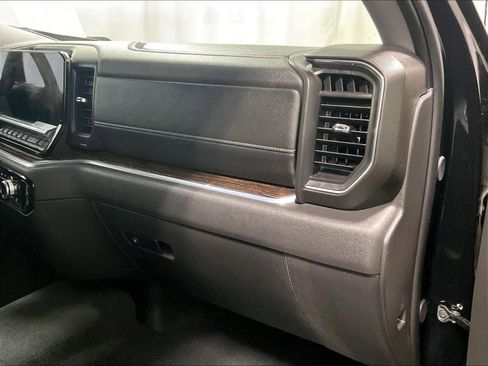 Used 2024 GMC Sierra 1500 Elevation image 13