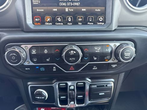 Used 2023 Jeep Wrangler Unlimited Rubicon 4xe w/ Cold Weather Group AWD/4WD image 17
