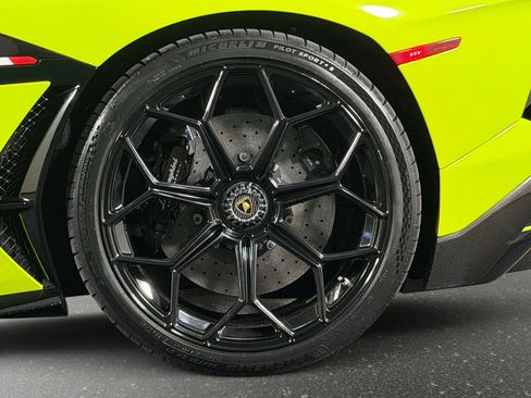 Used 2020 Lamborghini Aventador SVJ AWD/4WD image 20
