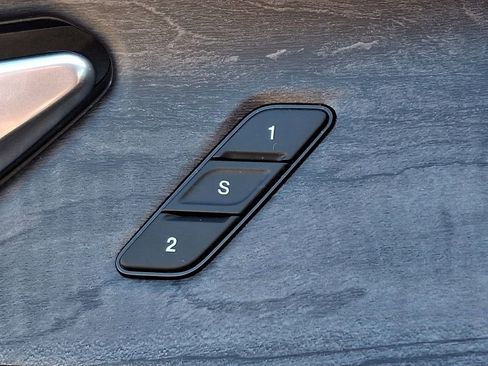 Used 2022 Jeep Grand Cherokee Limited image 25