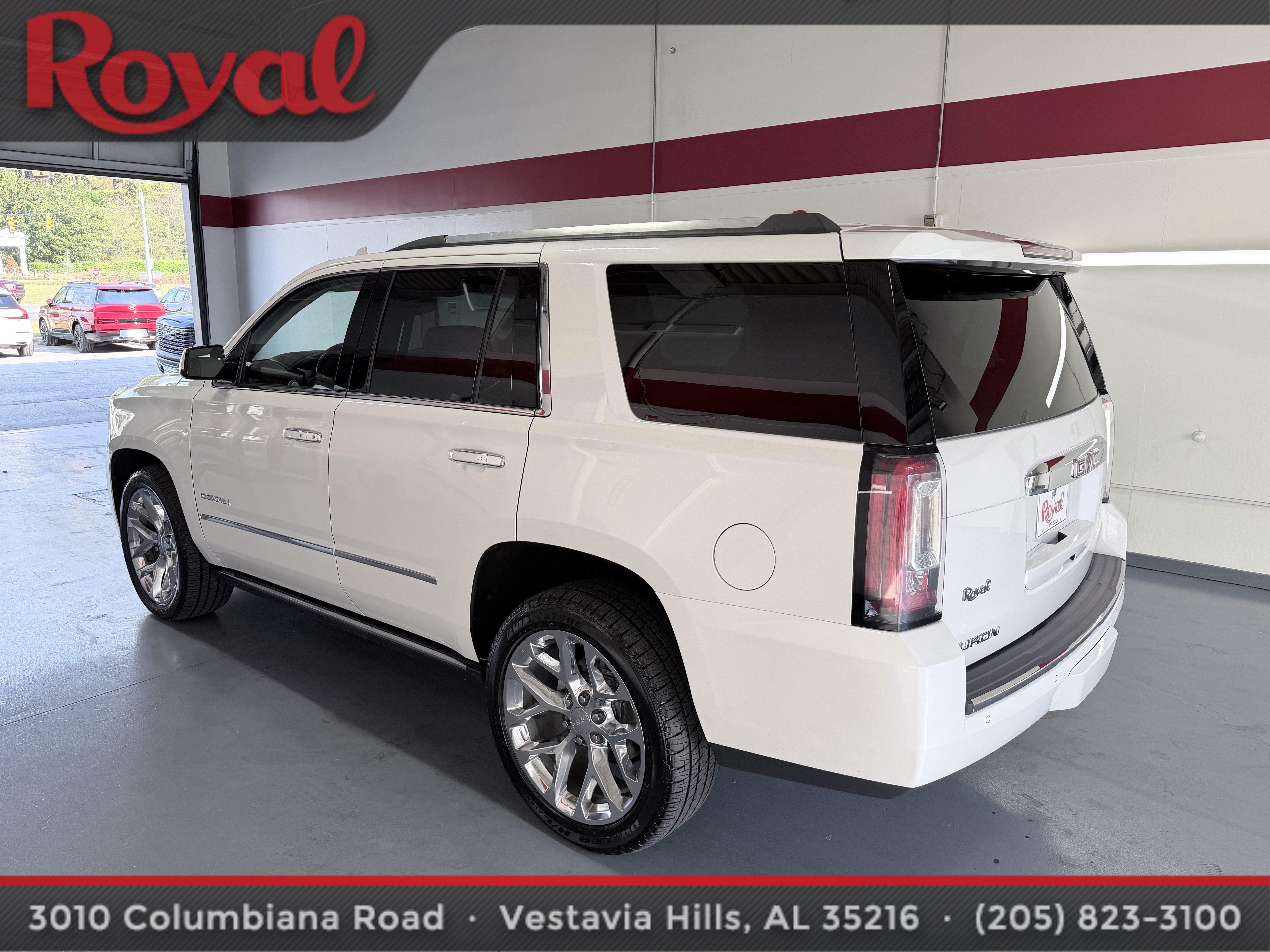 Used 2020 GMC Yukon Denali w/ Denali Ultimate Package AWD/4WD image 9