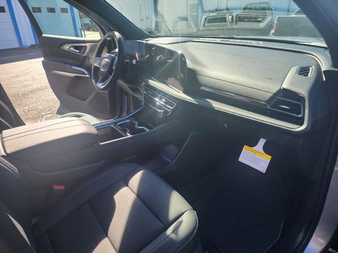 New 2026 Chevrolet Traverse LT w/ Driver Confidence Package image 7