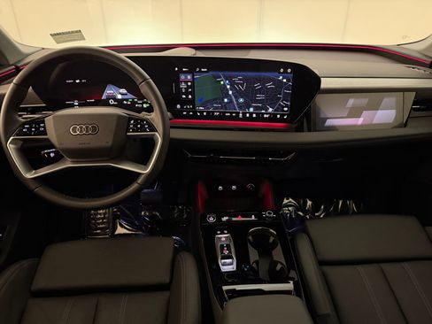 Used 2025 Audi Q6 e-tron Prestige AWD/4WD image 28