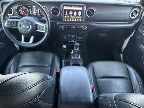 Used 2018 Jeep Wrangler Unlimited Sahara AWD/4WD image 28