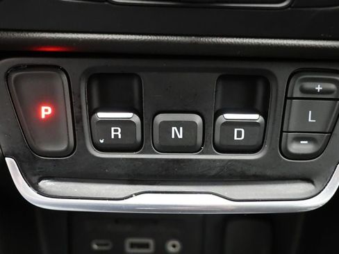 Used 2019 GMC Terrain SLE w/ Driver Convenience Package image 22