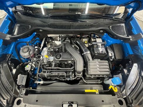 New 2025 Volkswagen Taos SEL image 29