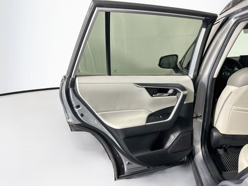 Used 2021 Toyota RAV4 XLE FWD image 26