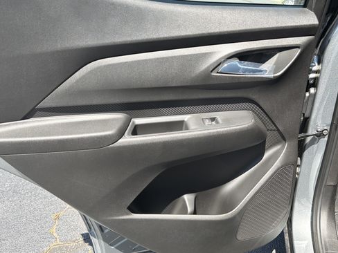 New 2027 Chevrolet Bolt LT w/ Comfort Package FWD image 21