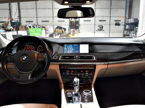 Used 2012 BMW 740i RWD image 39
