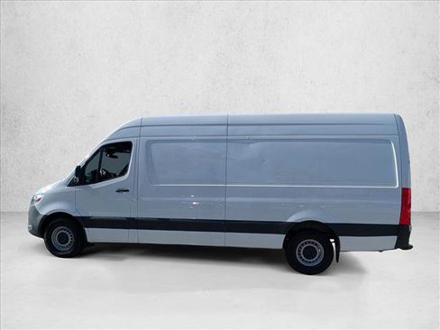 Used 2023 Mercedes-Benz Sprinter 2500 image 9