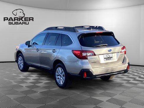 Used 2019 Subaru Outback 2.5i Premium image 3