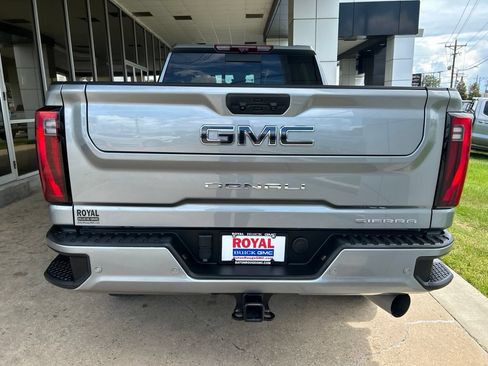 Used 2024 GMC Sierra 2500 Denali Ultimate w/ Max Trailering Package AWD/4WD image 6