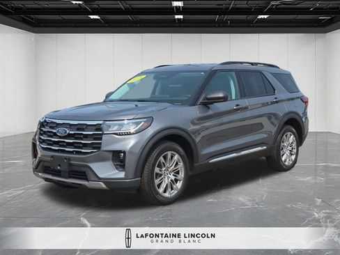 Used 2025 Ford Explorer Active w/ Active Comfort Package AWD/4WD image 1