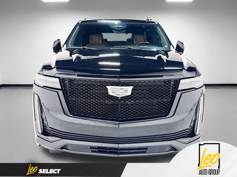 Used 2023 Cadillac Escalade Sport w/ LPO, ONYX Package AWD/4WD image 2