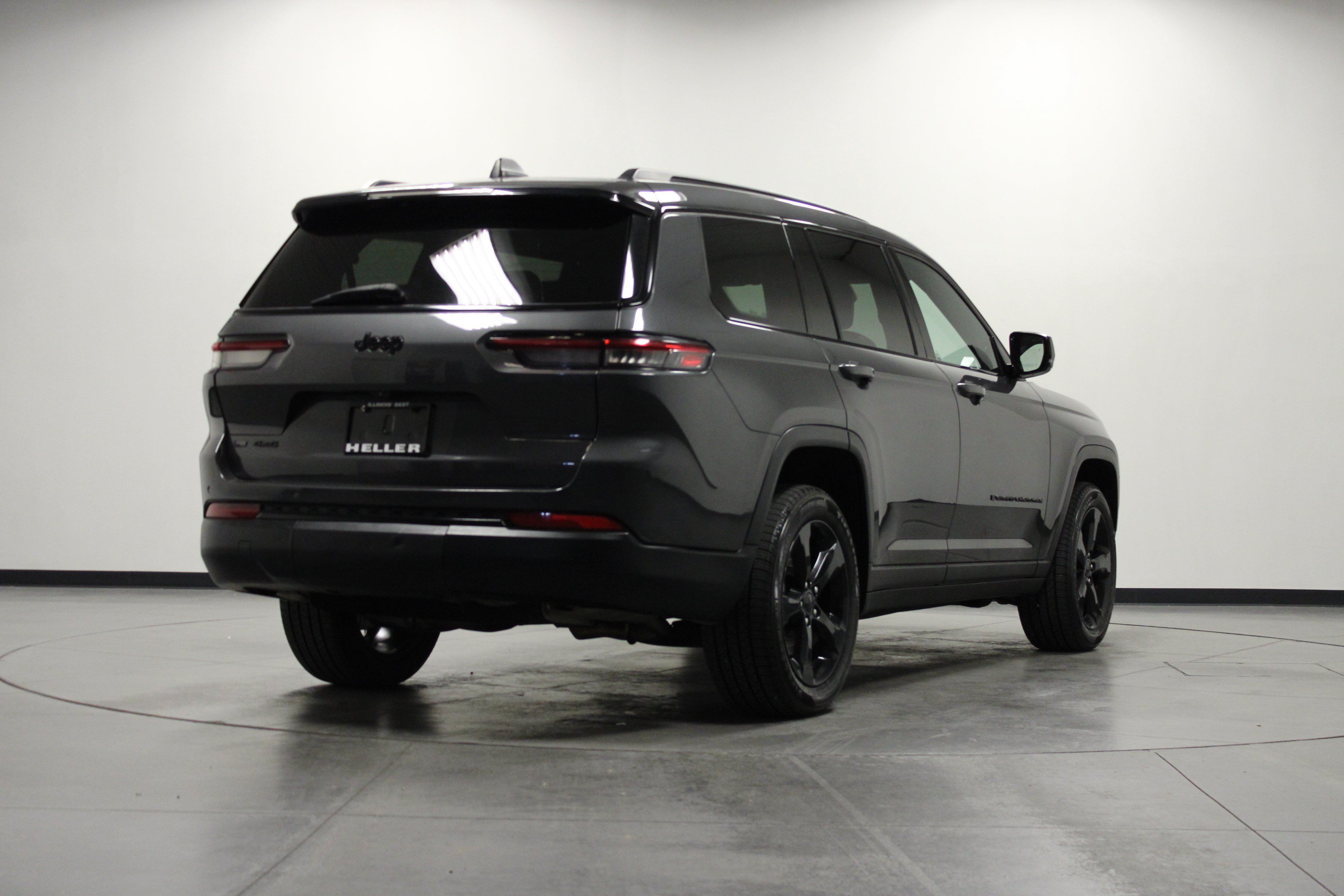Used 2022 Jeep Grand Cherokee L Laredo AWD/4WD image 4