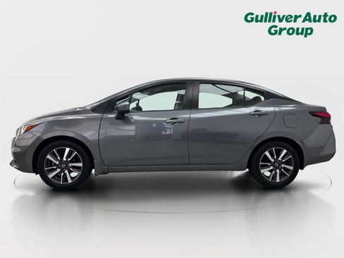 Used 2021 Nissan Versa SV FWD image 3