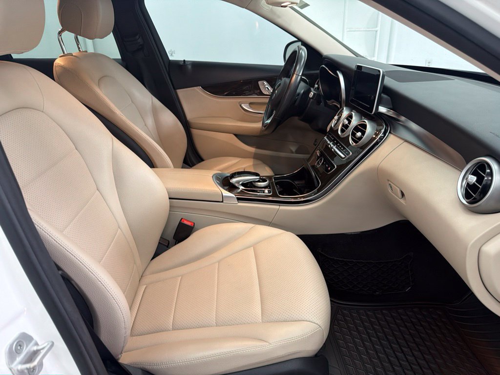 Used 2015 Mercedes-Benz C 300 Sedan image 29