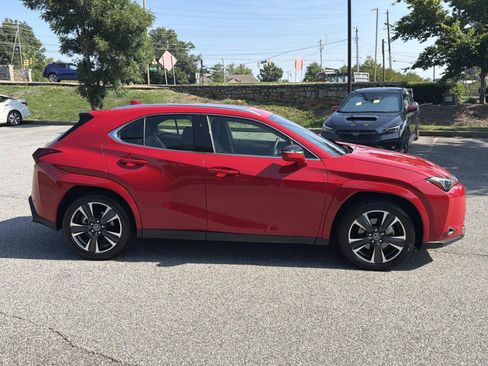 Used 2025 Lexus UX 300h FWD w/ Accessory Package (Z1) image 8