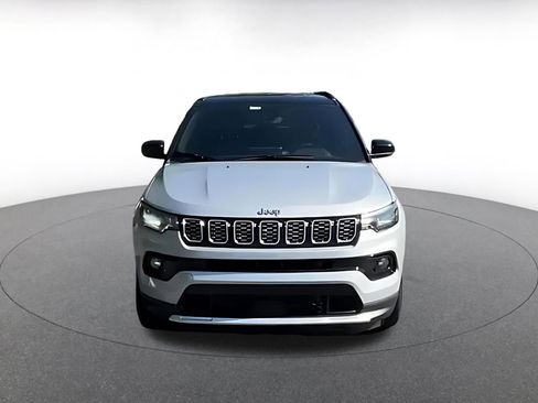 Used 2025 Jeep Compass Limited AWD/4WD image 4