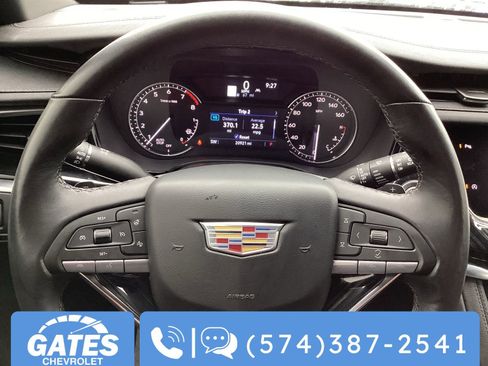 Used 2025 Cadillac XT6 Premium Luxury image 39