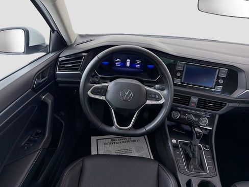 Used 2023 Volkswagen Jetta SE w/ Panoramic Sunroof Package FWD image 22