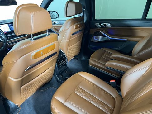 Used 2023 BMW X7 M60i w/ Executive Package image 21