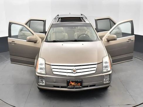 Used 2007 Cadillac SRX w/ Premium Seating Package image 10
