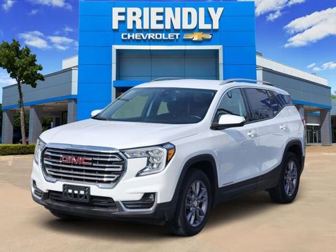 Used 2024 GMC Terrain SLT image 3