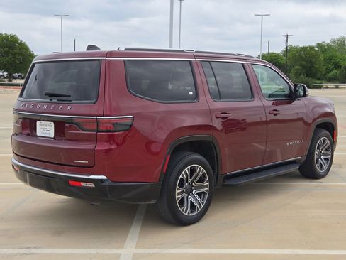 Used 2024 Jeep Wagoneer Series II w/ Flexible Seating Group image 3