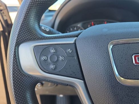 Used 2024 GMC Terrain SLE image 22