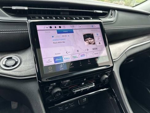 Certified 2022 Jeep Grand Cherokee Limited image 23