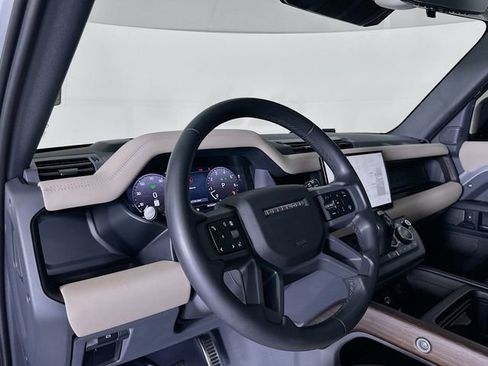Used 2024 Land Rover Defender 110 X image 9