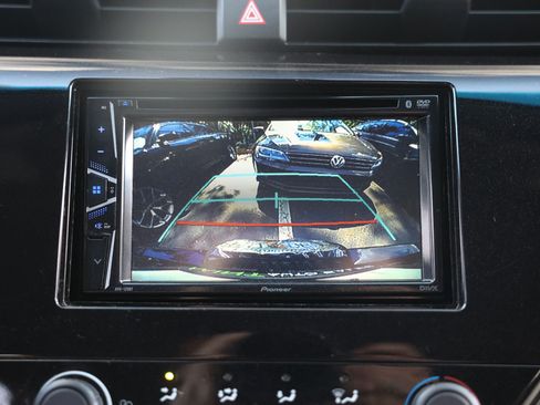 Used 2020 Toyota Camry LE FWD image 35