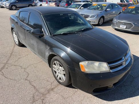 Used 2014 Dodge Avenger SE image 1