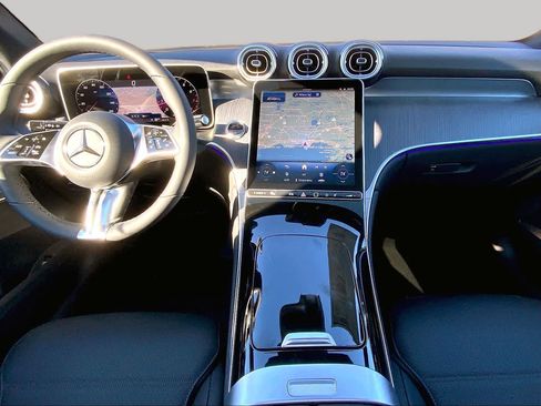 Used 2026 Mercedes-Benz GLC 300 4MATIC image 5