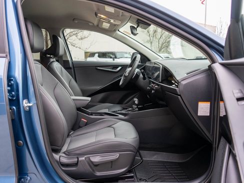 Certified 2025 Kia Niro EX image 10