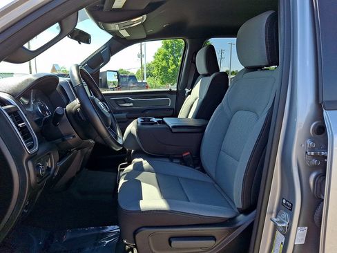 Used 2022 RAM 1500 Big Horn AWD/4WD image 12