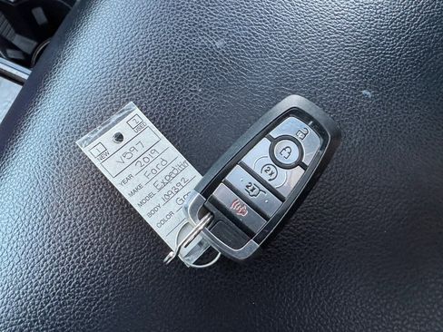 Used 2019 Ford Expedition Limited image 40