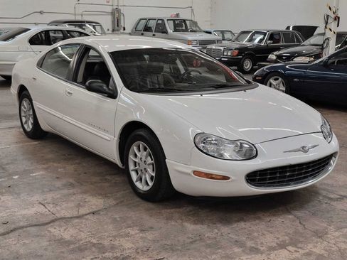Used 1998 Chrysler Concorde LXi FWD image 2