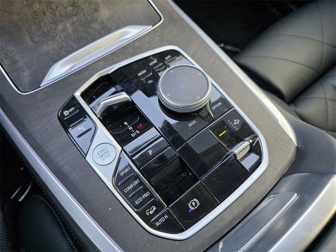 Used 2023 BMW X7 xDrive40i w/ Premium Package image 28