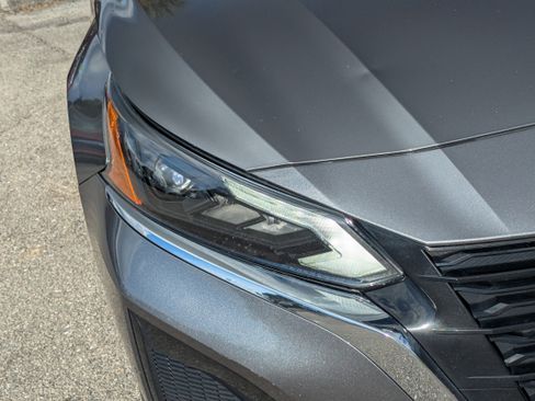 Used 2023 Nissan Altima 2.5 SV image 10