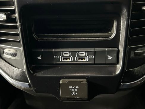 Used 2025 RAM 3500 Laramie AWD/4WD image 18