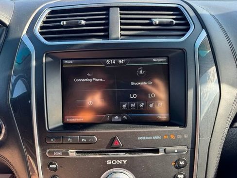 Used 2016 Ford Explorer Platinum AWD/4WD image 31