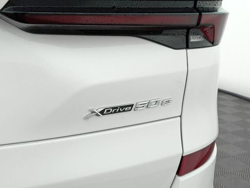 New 2026 BMW X5 xDrive50e image 7