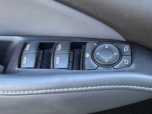 Used 2018 Buick Enclave Essence image 21